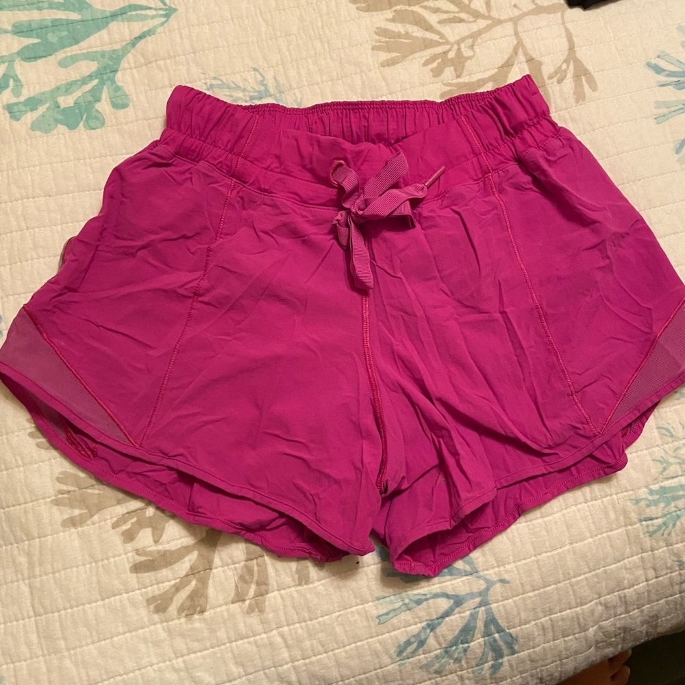 Lululemon Hotty Hot 4” (Size 6) - Hot Pink